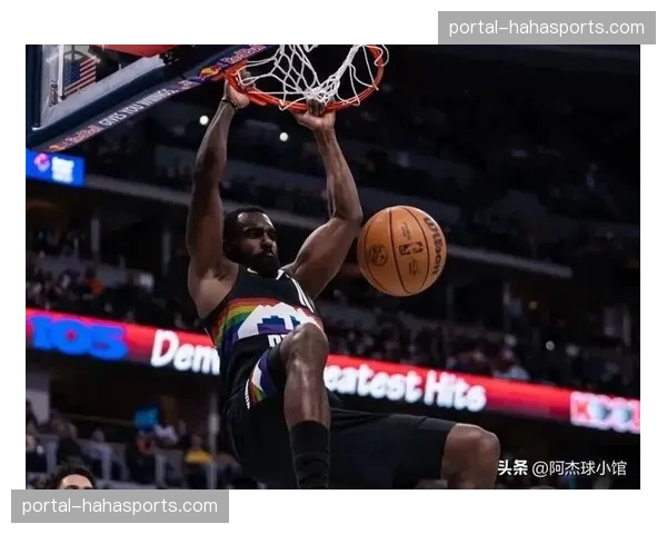 掘金小哈达威三分投出三不沾却获三次罚球，裁判判罚转折